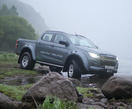 ISUZU